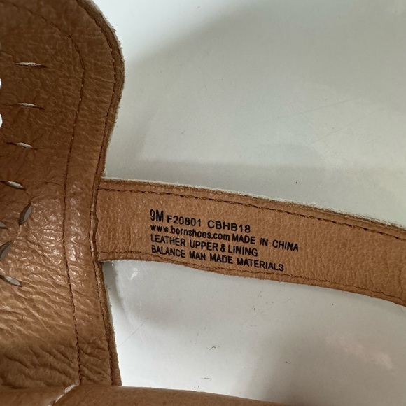 Born Cream Perforated Design Sling Back Wooden Heel Sandals Size 9 - Picture 4 of 6